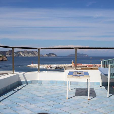 Apartamento La Mansarda Sul Porto Ponza Exterior foto